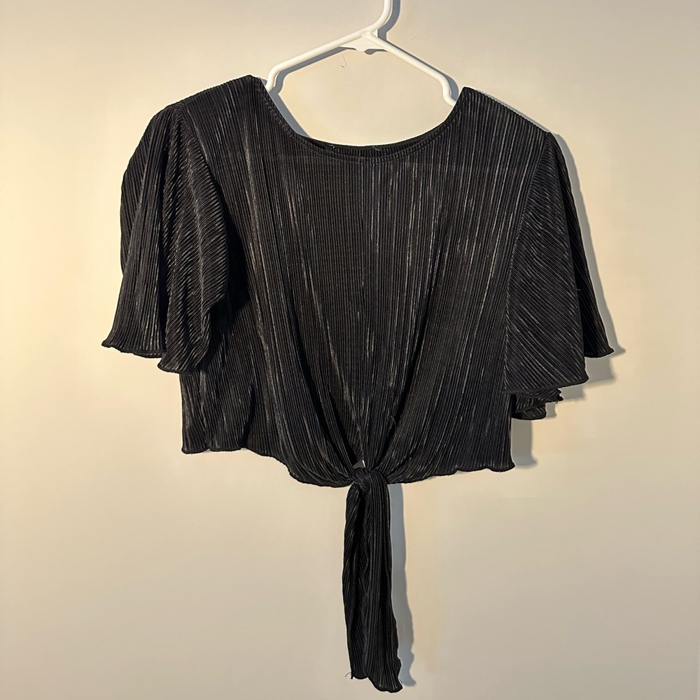 Black Pleated Tie Front Flowy Top